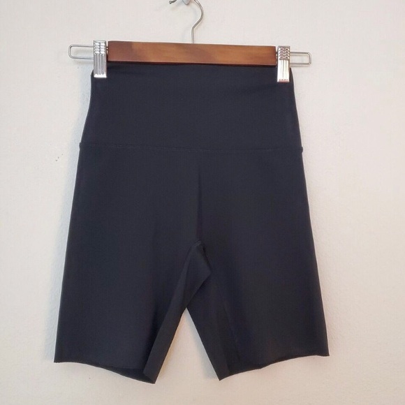 Aerie Offline Goals Hi-Rise Bike Shorts - Picture 6 of 11